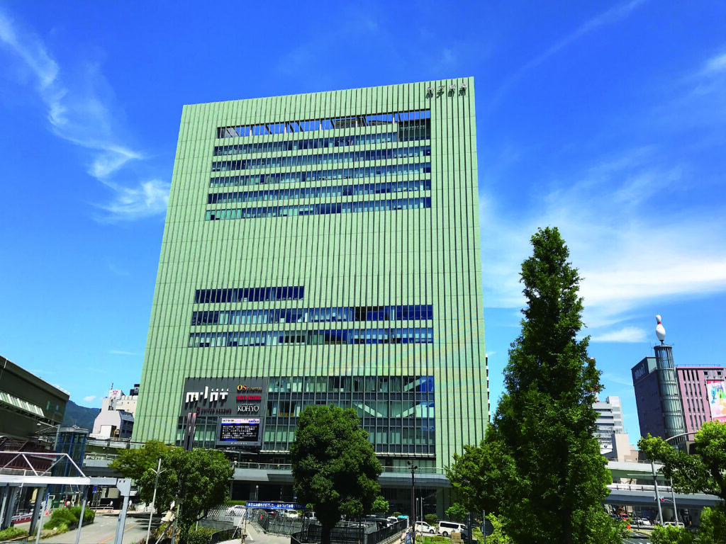 神戸三宮駅フロント歯医者・矯正歯科 ミント神戸院 - 求人画像1